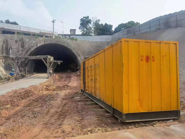 丰城发电机出租自启装置的工作原理是什么？