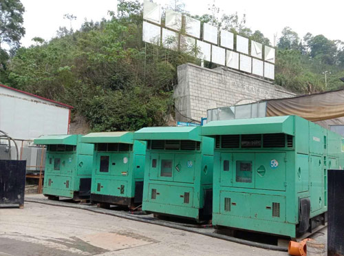 丰城先进的应急发电机系统中智能监测和控制系统如何确保电压稳定？